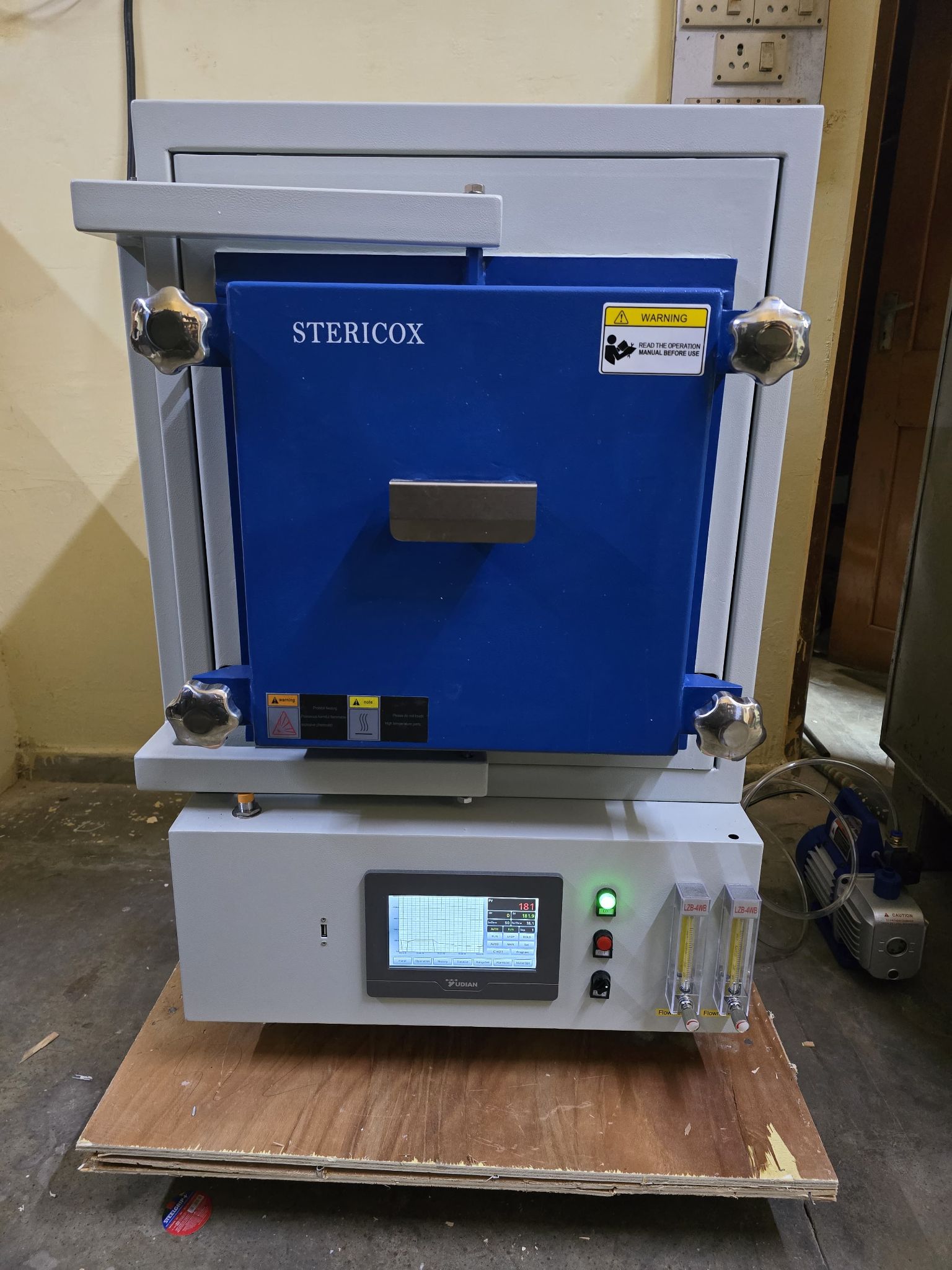 Atmosphere-Controlled Furnace